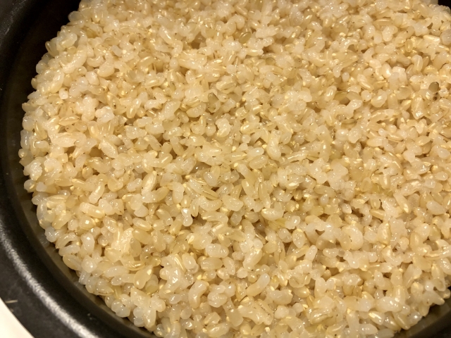 玄米がべちゃべちゃでも大丈夫！美味しく食べるための対処法とアレンジ術